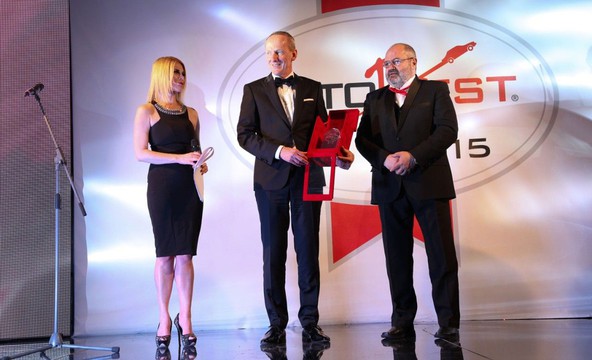Nova Opel Corsa: Predsednik Opel Group dr. Neumann sprejel nagrado AUTOBEST 2015