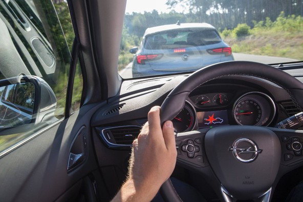Nova Opel Astra: Vrhunski sistemi asistence, varnost in udobje
