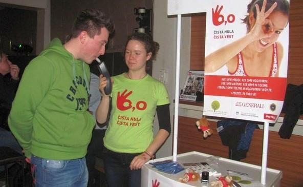 »Ko vozim, ne pijem, ko pijem, ne vozim!«: “Čista nula, čista vest na Maturantski paradi 2019”