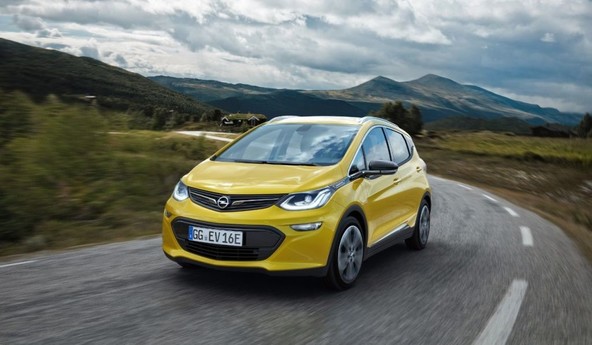 AUTOBEST 2016: Nagradi za Opel Ampero-e in družbo Opel Group