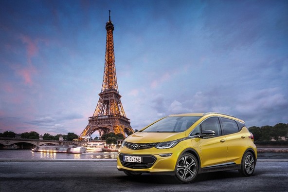 “e” za elektrifikacijo: V Parizu se bo prvič predstavila Opel Ampera-e