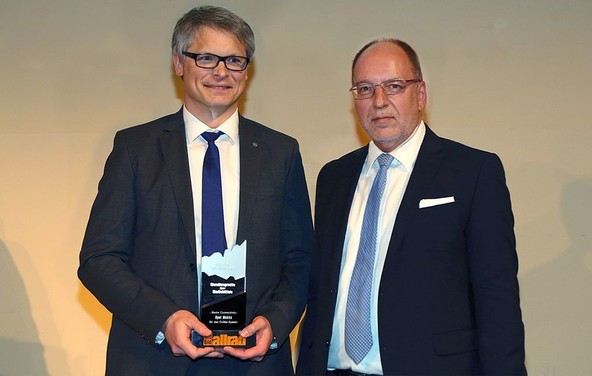 Auto Bild Allrad hvali Oplov SUV: Mokka je s sistemom Opel OnStar osvojila priznanje “Connectivity Award 2016”
