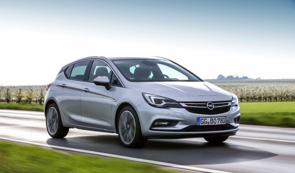 Opel Astra BiTurbo: Mamljivo pikantna kombilimuzina