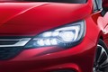 Opel Astra: Astra z IntelliLux LED® matričnimi žarometi uspešno osvaja kupce