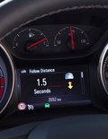 Vse za večjo varnost: Na voljo več različic Opel Astre s prilagodljivim regulatorjem hitrosti