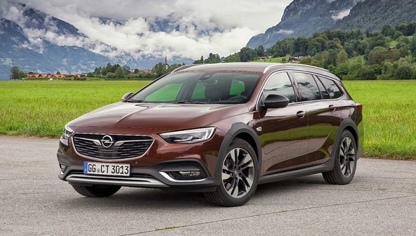 Opel Insignia : Sprejetih že 100.000 naročil za novo admiralsko ladjo