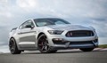 Ford Mustang - 56. rojstni dan: Ford Mustang je osvojil dve pomembni tituli
