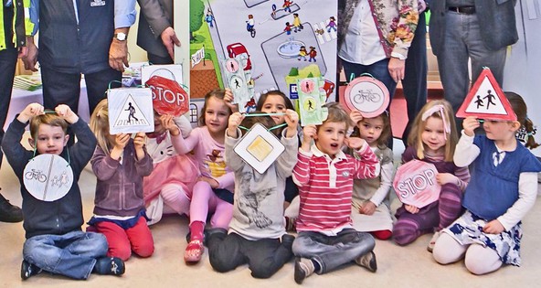 Obisk v AMZS: Za večjo varnost otrok v prometu