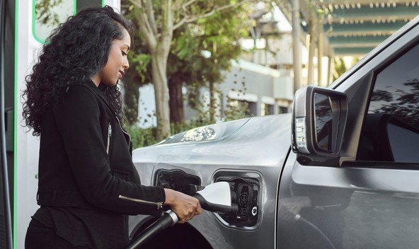 Sekcija za osebna motorna vozila pri TZS: PREDLAGAMO DODATNE UKREPE ZA USPEŠNO ELEKTRIFIKACIJO VOZNEGA PARKA