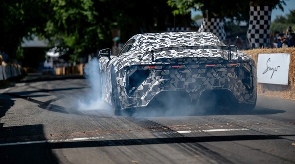 FESTIVAL HITROSTI V GOODWOODU : LEXUS LFA CONCEPT PRESENETIL Z ZGODOVINSKO PRVO VOŽNJO PO ZNAMENITEM VZPONU