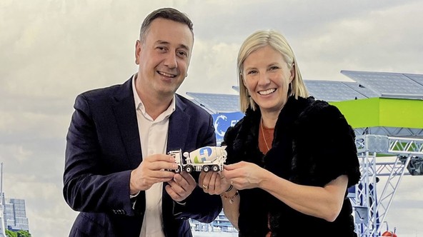 Holcim se zanaša na Mercedes-Benz eActros 600 : 1.000 baterijsko električnih tovornjakov s trikrako zvezdo