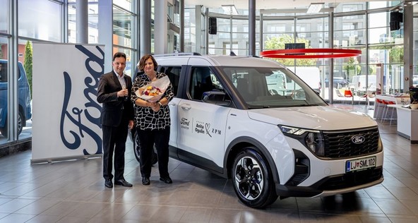 Donacija vozil: Summit Motors Ljubljana znova podprl Zvezo Anita Ogulin