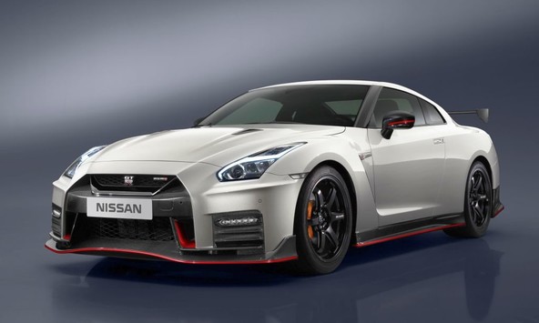 Nissan GT-R Nismo (2017): Avtomobil, ki je neposredno povezan z dirkalnim športom