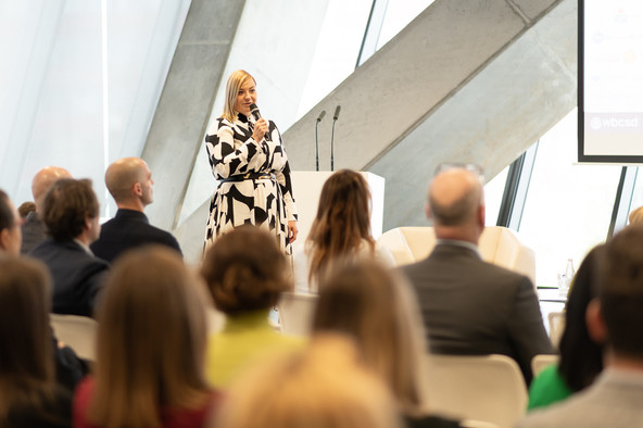 »Upravljanje mobilnosti v podjetjih«: Poziv k razmisleku o redefiniciji povračila stroškov prevoza na delo 