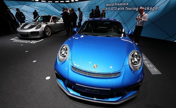 Porsche 911 GT3 s paketom Touring: Porschejev model GT z ročnim menjalnikom zdaj tudi brez zadnjih usmernikov zraka