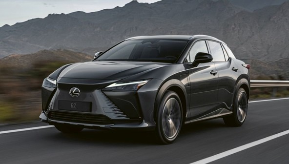 POVSEM ELEKTRIČNI SUV LEXUS RZ : Najboljši brezogljični avtomobil leta
