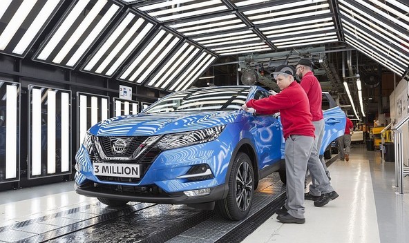 Nissan Europe dosega nov prodajni rekord: Proizvodnja trimilijontega vozila v Združenem kraljestvu