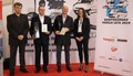 (od leve proti desni) Marko Krautberger, glavni in odgovorni urednik revije Mehanik in voznik; Tomaž Bratina, direktor prodaje pri podjetju MAN Truck & Bus Slovenija; Stane Židan, področni vodja za Volkswagen Gospodarska vozila; Nina Mauhler, državna sekretarka na Ministrstvu za infrastrukturo. 