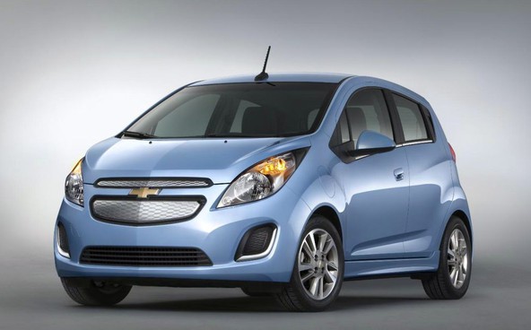 Chevroletovo zvezdniško električno vozilo : Spark EV na avtomobilskem sejmu v Ženevi