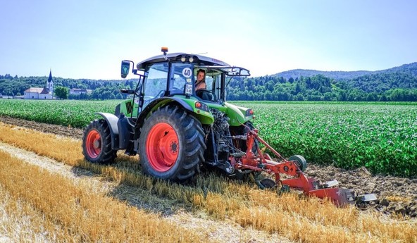 Najboljši slovenski orači bodo tekmovali v Jabljah: Državni tekmovanji bosta potekali v petek in soboto