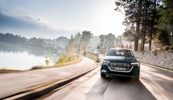 Deset držav v 24 urah: Audi e-tron na turneji