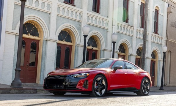 Štirje krogi v svetovnem vrhu: Audi e-tron GT zmagal na World Car Awards 2022