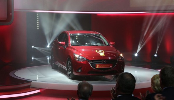Nova Mazda2: Nagrade za malo mazdo kar dežujejo