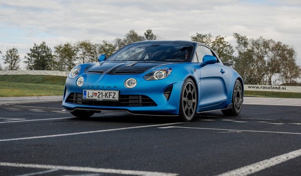 A110 R in Jure KošiR: To je radikalna strast!