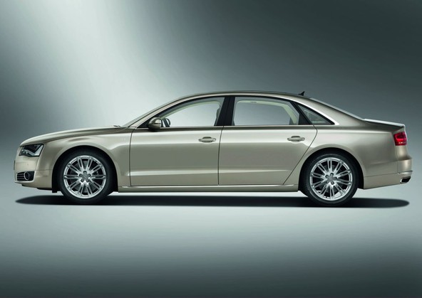 Audi A8 L W12 quattro: Razkošje v velikem slogu