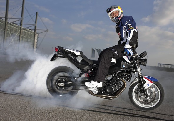 Zveza motoklubov Slovenije: Danes se pričenja dokumentarna serija: Motorji pod Slovenci