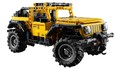 LEGO® Technic™ Jeep® Wrangler: Naredite si svoje igrišče z novim LEGO® Technic™ modelčkom 