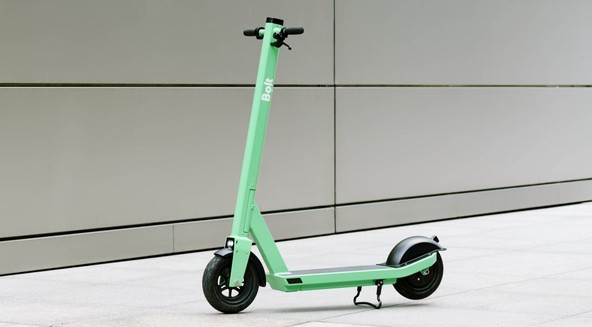 Olimpijski festival evropske mladine : Z OFEM-om v Maribor prihaja tudi izposoja električnih skirojev Bolt