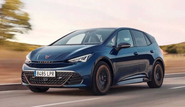 100-% električen: Tako sta voznika dirkalnikov razvila model CUPRA Born