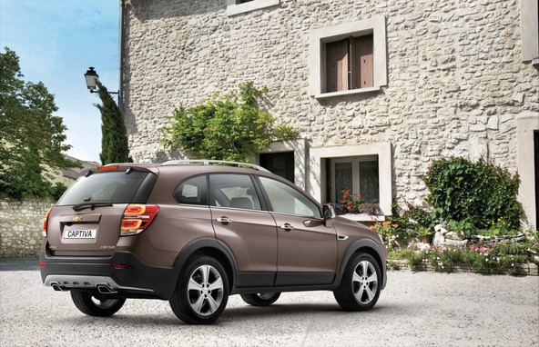 Chevrolet Captiva : Preoblikovano športno-funkcionalno terensko vozilo