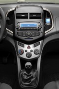 Chevrolet praznuje 100 let z novo serijo vozil: Novi Aveo z 1,3-litrskim turbodizelskim motorjem oddaja samo 95 g emisij CO2