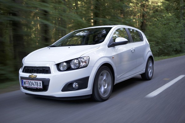 Chevrolet praznuje 100 let z novo serijo vozil: Novi Aveo z 1,3-litrskim turbodizelskim motorjem oddaja samo 95 g emisij CO2