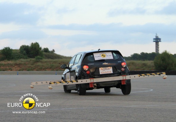 Chevrolet aveo in chevrolet orlando : Dobitnika najvišje ocene za varnost na testu EuroNCAP