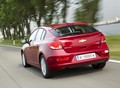 Petvratni chevrolet cruze : Izjemno razmerje med vrednostjo in ceno ter edinstven slog