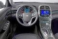 Chevrolet malibu: Limuzina z značilno ameriško obliko