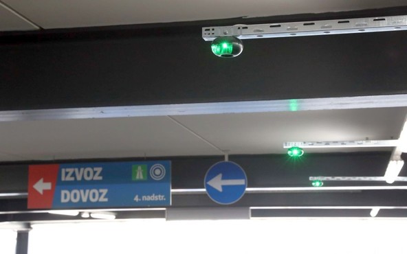 Zelena lučka nad parkirnim mestom bo pomenila, da je mesto prosto