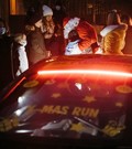 Superšportni avtomobili prinašajo božični duh: ONELIFE RALLY X-MAS RUN RAZVESELIL OTROKE V LJUBLJANI