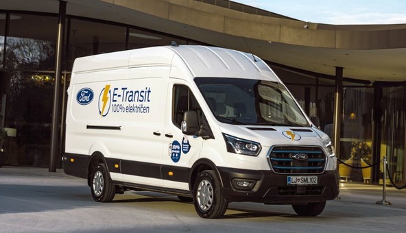 ELEKTRIČNI FORD E-TRANSIT: ELEKTRIČNI E-TRANSIT ZAGOTAVLJA NOVO RAVEN PRODUKTIVNOSTI