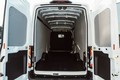 ELEKTRIČNI FORD E-TRANSIT: ELEKTRIČNI E-TRANSIT ZAGOTAVLJA NOVO RAVEN PRODUKTIVNOSTI