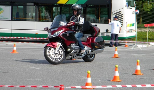 Odločala sta spretnost in znanje: Uspešno zaključeni državni prvenstvi za motoriste in poklicne voznike