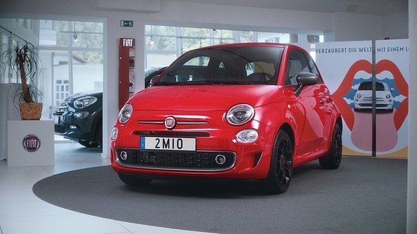 Kultni Fiatov model: Dvamilijonti Fiat 500 dostavljen v Nemčijo