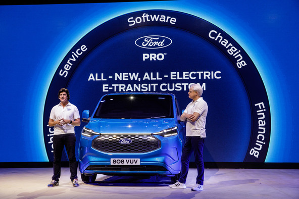 Ford E-Transit Custom: Povsem nov električni naslednik najbolje prodajanega kombija v Evropi 