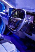 Ford E-Transit Custom: Povsem nov električni naslednik najbolje prodajanega kombija v Evropi 