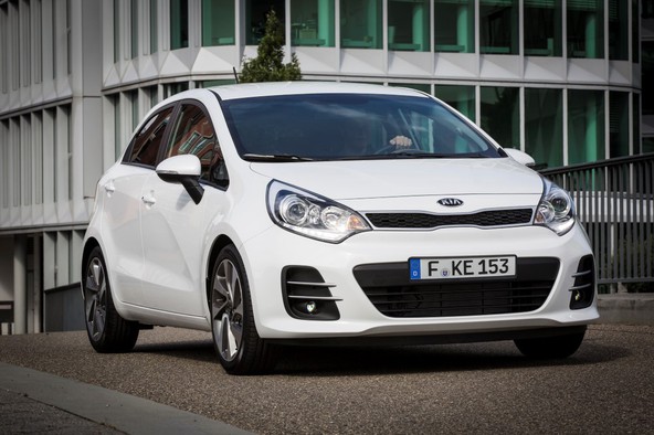 KIA v Parizu: Novi Sorento ter izboljšana Rio in Venga