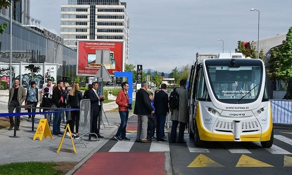Dan prihodnosti v BTC Cityju Ljubljana: Po BTC Cityju Ljubljana prvič z avtonomnim vozilom