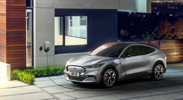 Fordov projekt za izboljšanje dosega električnih vozil: Kakšen je energetsko najučinkovitejši način za ohranjanje toplote?